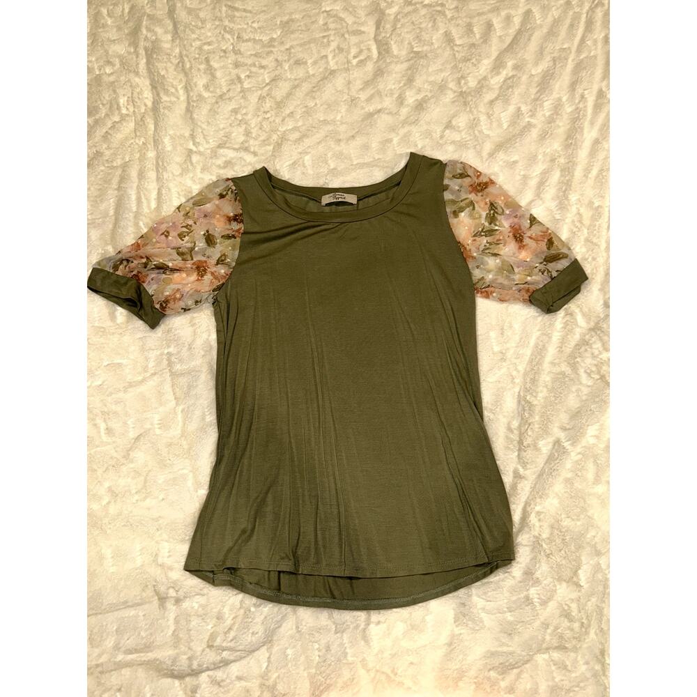 beacon apparel top